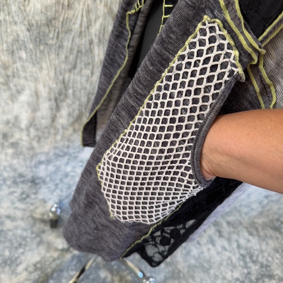 Adam Jacobs Artsy Multimedia Sleeveless Vest - L - Picture 4 of 10